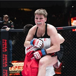 Влада Петрова на турнире MMA Series 50